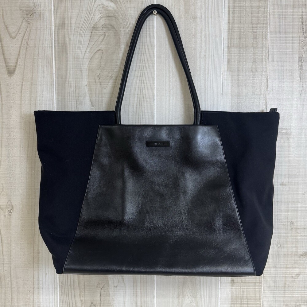 Tumi Large Tote Bag Leather/ Nylon Travel Voyaguer Everyday Shoulder Straps - Picture 1 of 13